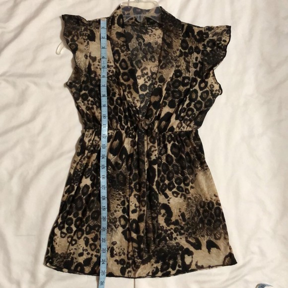 Juniors Size Small V-Neck Animal Print Blouse for Women - Picture 6 of 6